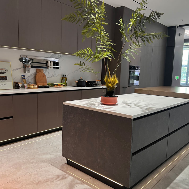 Eviniz için Neden Modern Laminat Mutfak Dolaplarını Seçmelisiniz?